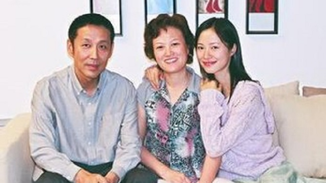 64岁陈道明妻子曝光，原来是我们熟悉的她，难怪一直不愿公开！