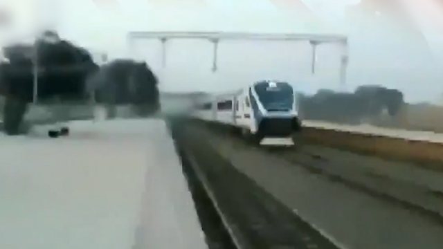 印度造假！印铁道部长发视频晒高铁车速，被网友指是2倍速播放
