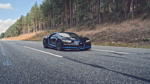 布加迪0-400极限加速需要多少秒，调成运动模式男人们疯狂了