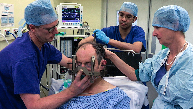 帕金森症药物试验：神奇疗法？[英字]