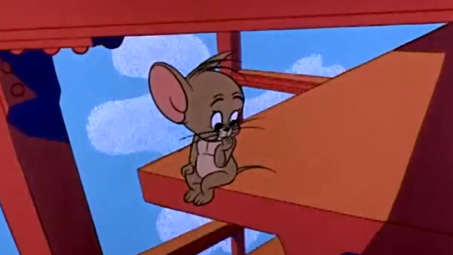 猫和老鼠汤姆练习打高尔夫，草地都被打成了大坑哈哈