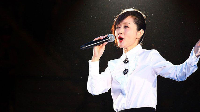 杨钰莹演唱会歌曲展播之南通《心雨》,与数千