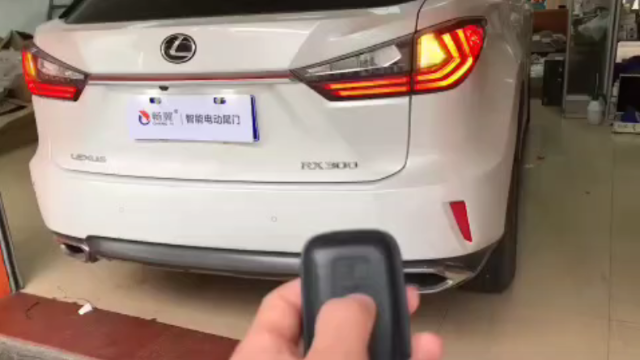 雷克萨斯RX300电动尾门改装一键遥控开门效果演示
