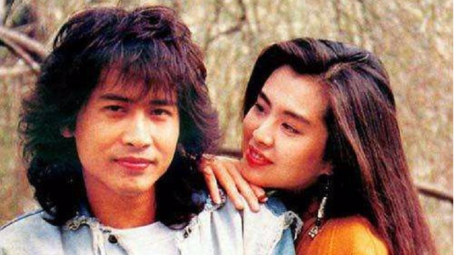 59岁齐秦老婆身份曝光，小他24岁，竟是我们熟悉的她