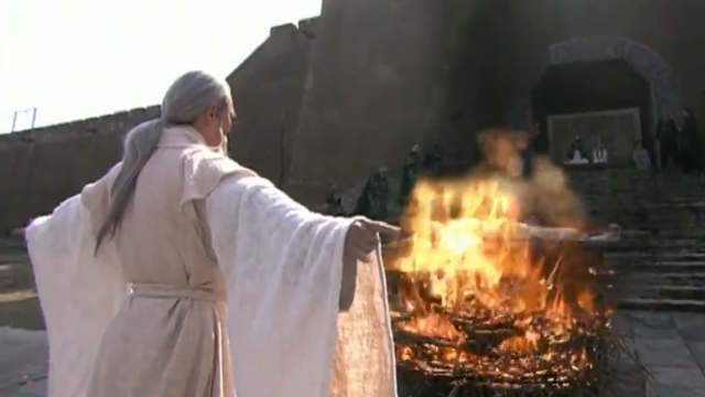 姜子牙火烧玉石琵琶精，妲己在旁边快急哭了，经典！