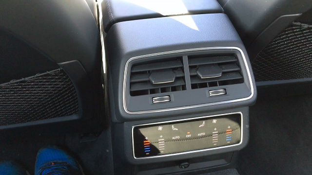 即便没有L(加长) 奥迪A7后排空间依然宽适