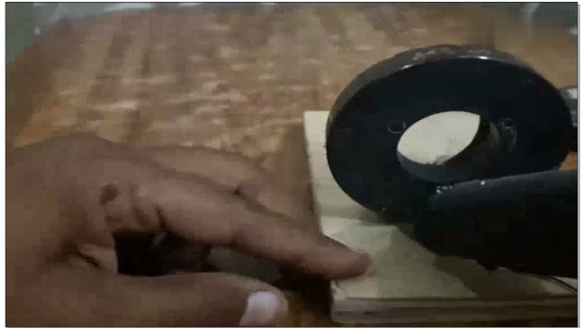 磁铁和铜丝就能发电，感觉有点假，大家说呢