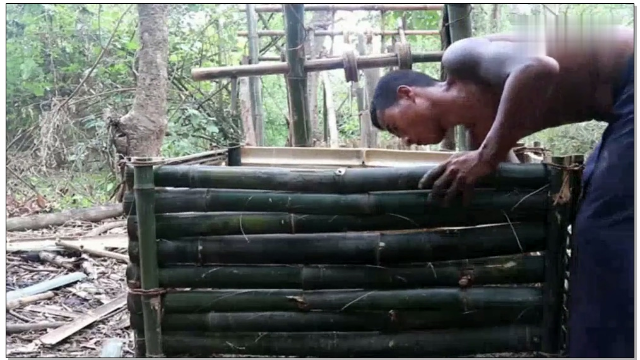 大学生不想上班住在野外，没事干就打井玩，怎么办啊
