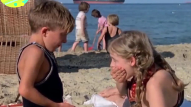 反战争电影,20岁侏儒少年和继母有个秘密,画面