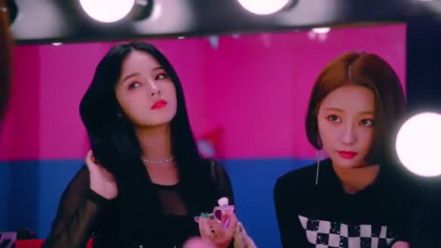 韩国女星-MOMOLAND-Im So Hot