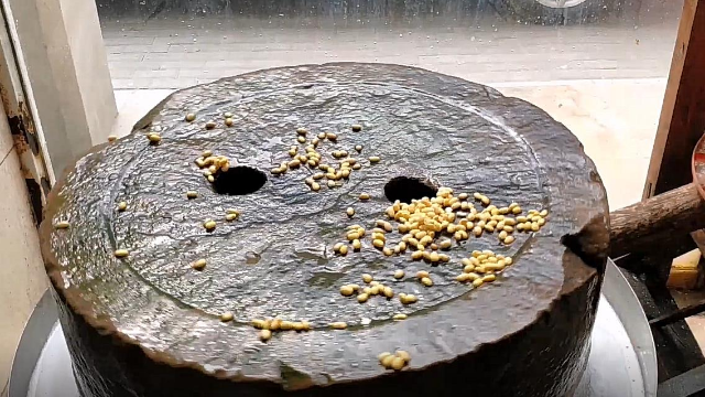 最好吃的豆花做法，只需要简单几步，做出来香甜细腻