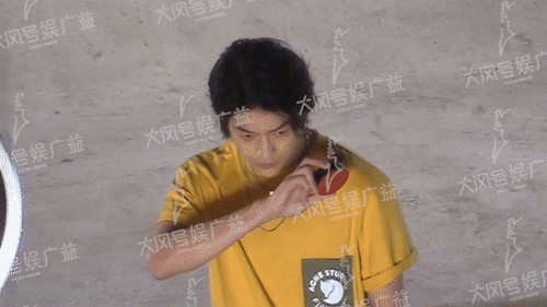 屈楚萧爆红后首次“带盐” 两大迹象证明他是钢铁直男