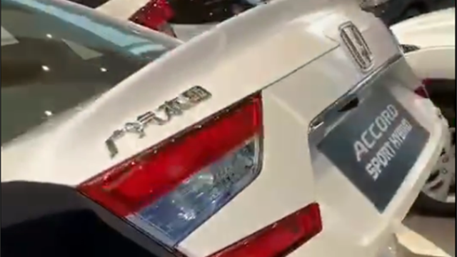 【本田雅阁电动尾门改装效果】中型轿车来比美，雅阁怎么无电尾！