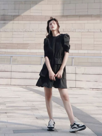 See By Chloé、蘑菇街2019SS联合企划：时尚博主的周末时光