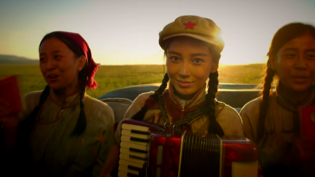 《敬祝毛主席万寿无疆》——手风琴独奏