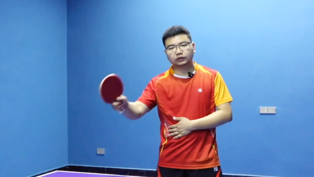 乒乓球教学:打球时不能只收前臂,大臂要这样进