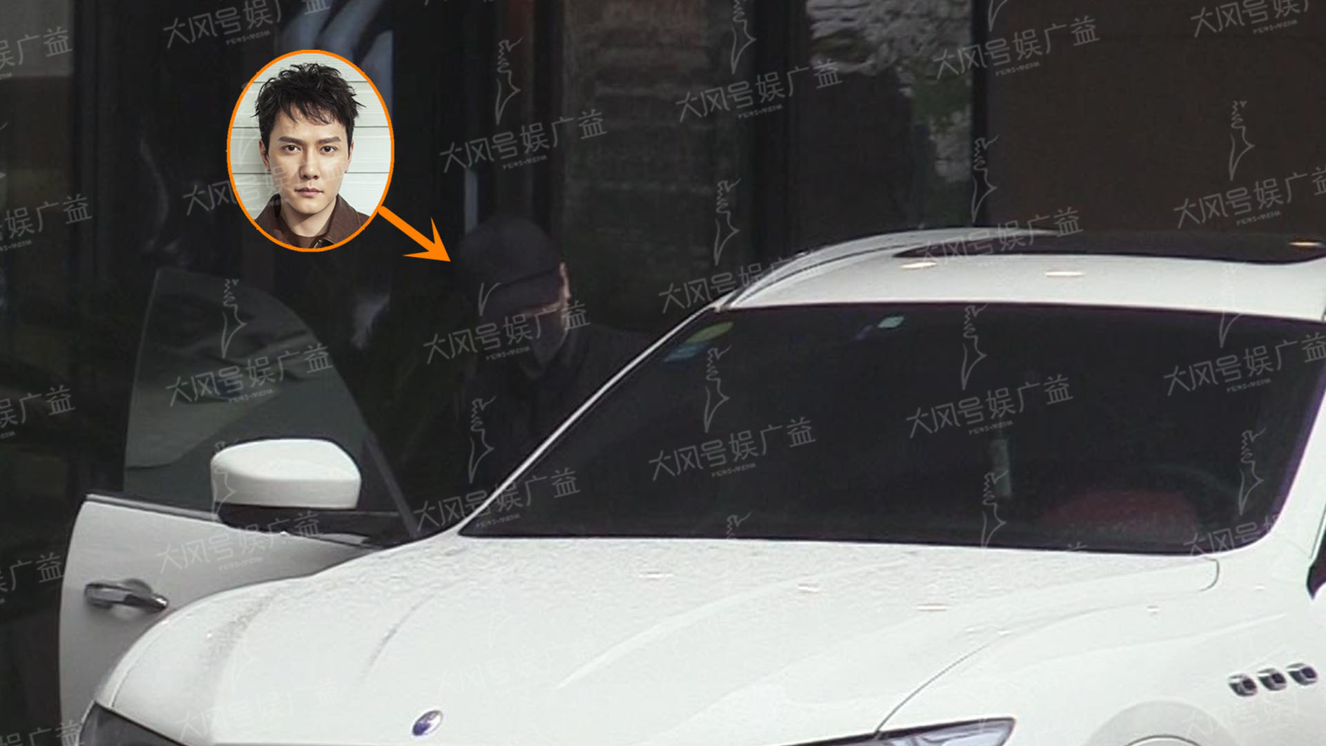 赵丽颖坐月子婆家无人出力 冯绍峰雨天到达父亲开豪车接送