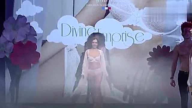 Lingerie内衣秀漂亮模特走秀精彩片段九_凤凰网视频_凤凰网