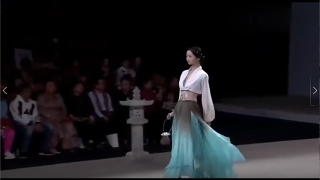 国外经典走秀：中国“汉服”美呆了，惊艳整个巴黎时装周