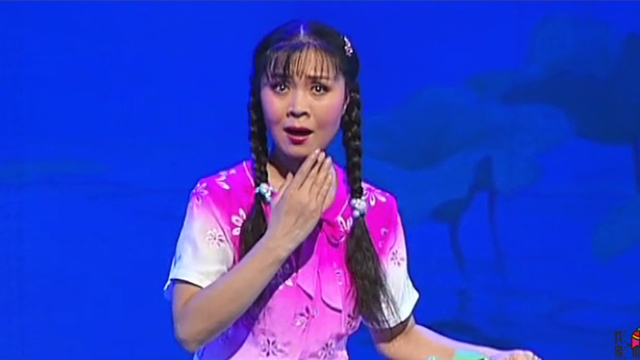 杨红霞豫剧《香魂女》月下洗衣熬长夜 环环对婆婆产生怀疑