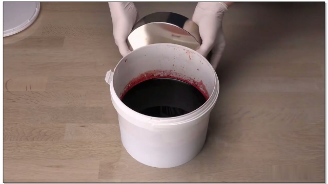 如果将铷磁铁靠近血液会发生什么?真不愧第一