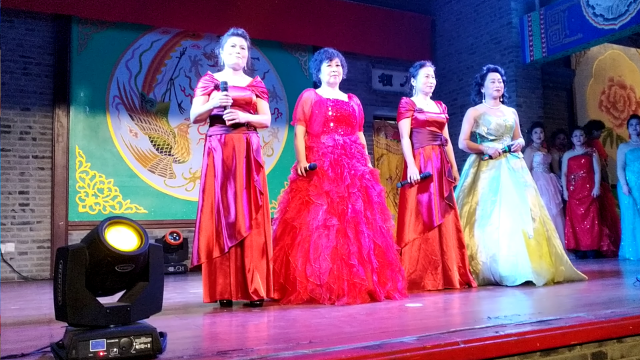 电影英雄儿女插曲《英雄赞歌》又被唱起,仍具