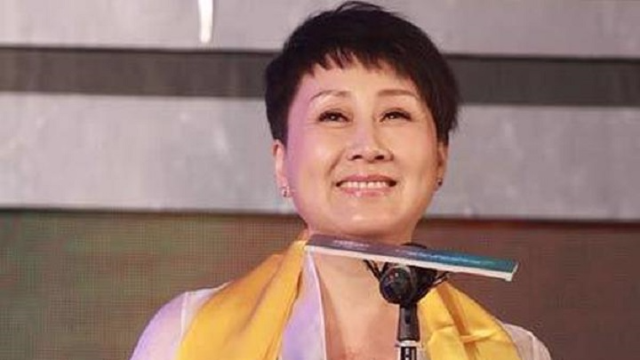 张凯丽老公，背景身份不简单，难怪一直不愿公开！