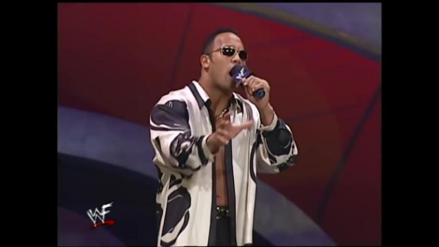 WWE摔角时期的巨石强森遇到大秀哥，气场秒杀大秀哥