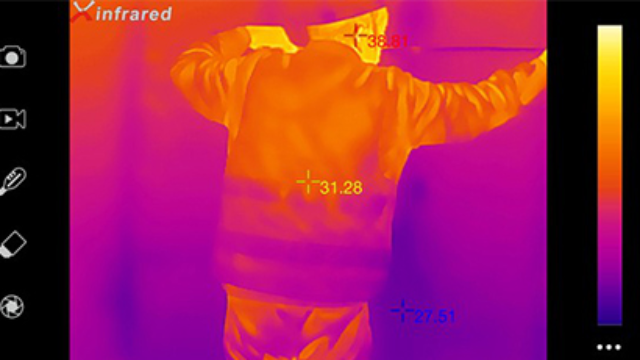 热成像仪建筑应用，墙内龙骨清晰可见@