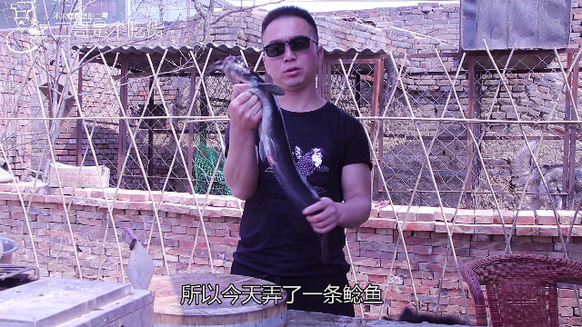 河南烤鲶鱼吃一次终生难忘！鲶鱼皮厚脂肪大，烤着吃最香了！