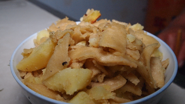 甘肃老家的独特美食，洋芋勃勃儿，出门在外就念老家这一口