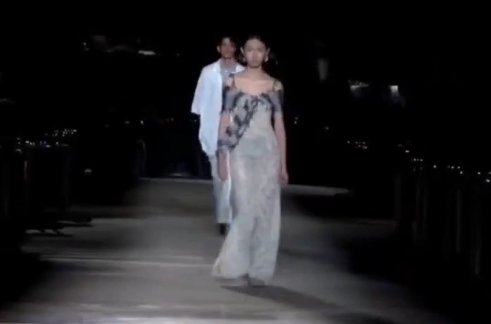 00后国产模特独特的气场让人一眼就心动厌世脸或许是下一个刘雯