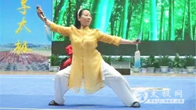 “双剑女皇”陈桂珍演练陈氏太极单剑、双剑