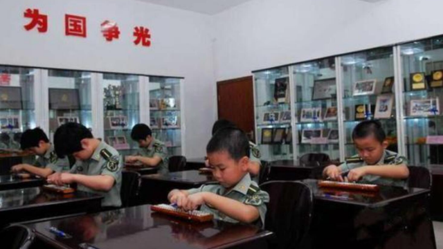 解放军“珠心算”部队是干什么的？平均年龄14岁，全是现役军官