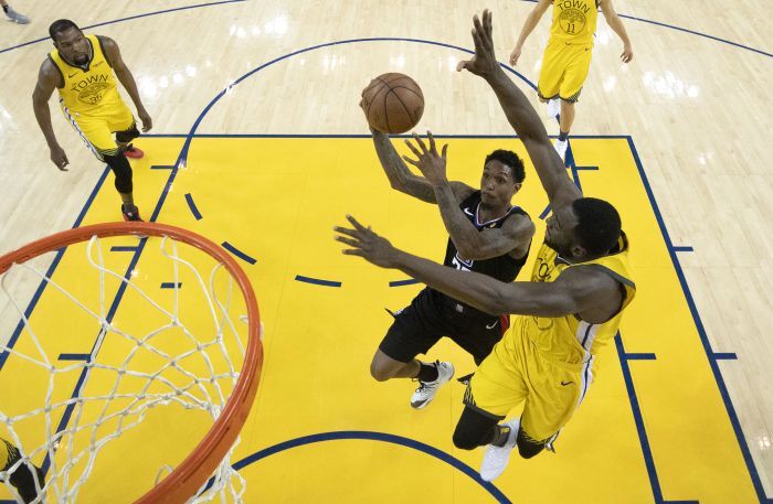 逆转奇迹快船末节狂轰37分掀翻卫冕冠军乔治爆发贡献31分外加7次助攻