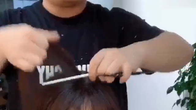 法式刘海教学：配套任何发型，简单时尚还减龄.