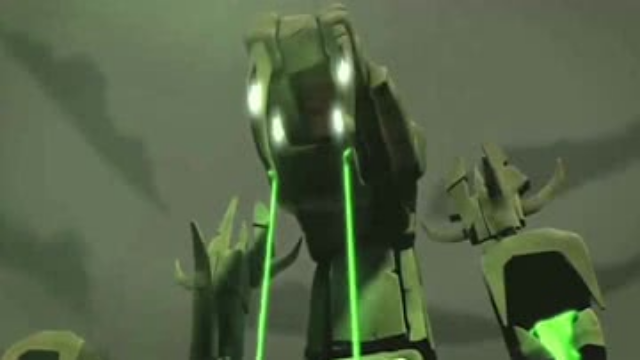 《乐高幻影忍者》派梭召唤出了吞噬魔，吞噬魔是一条几百米的巨蟒