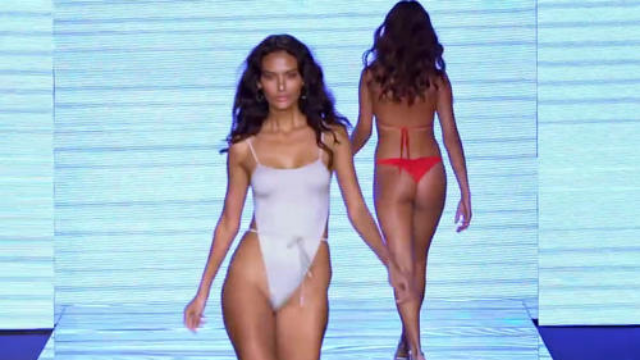 25岁高颜值模特，精彩T台走秀