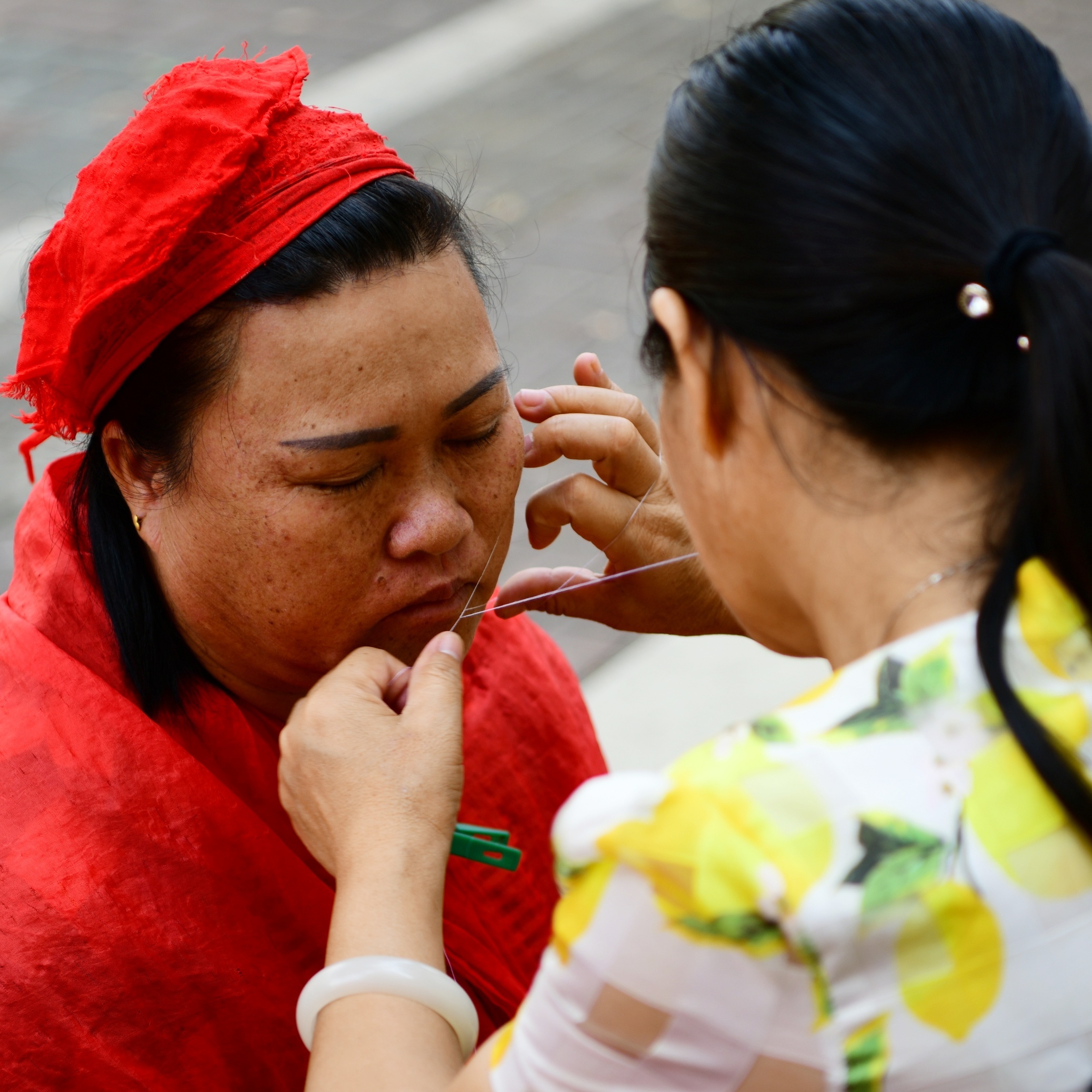 《大美万宁 永恒记忆》探访绞脸手艺传承人许兰蓉