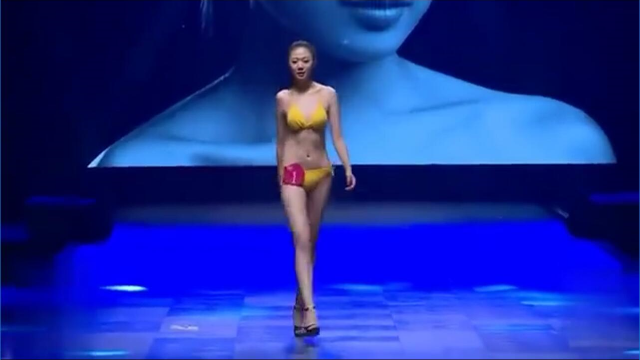 美女模特，内衣秀，性感诱人的曲线美