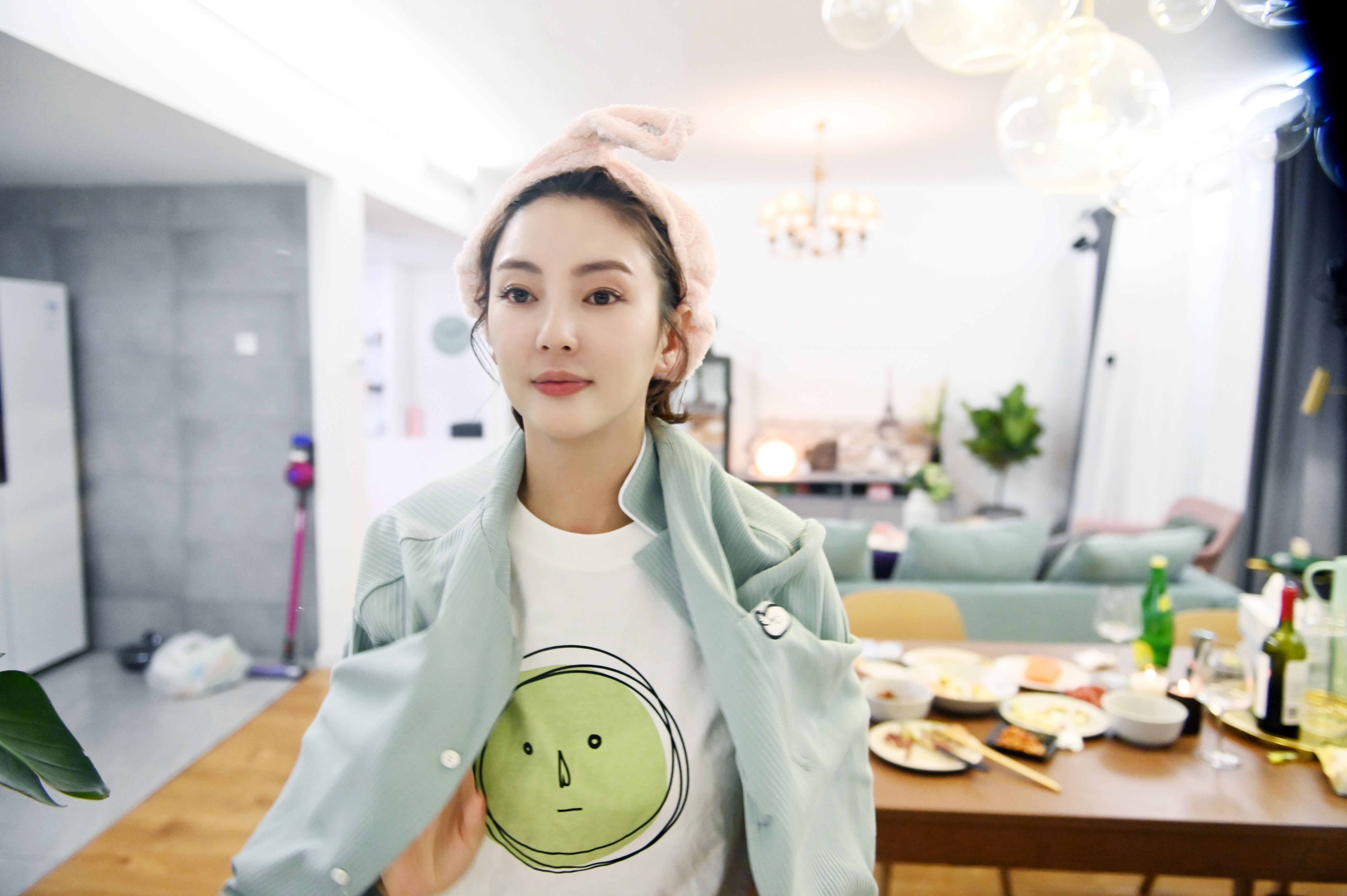 张雨绮《我和我的经纪人》与老板畅谈 展现自