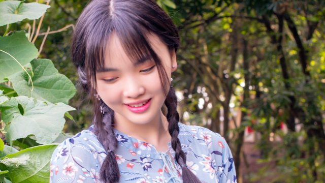 下午好，送您一首好听的歌《真爱放手》唱得很深情伤感