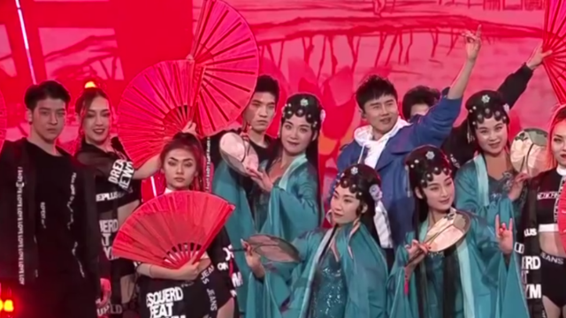 张杰《天上掉下个林妹妹》，越剧与流行的结合，干得漂亮