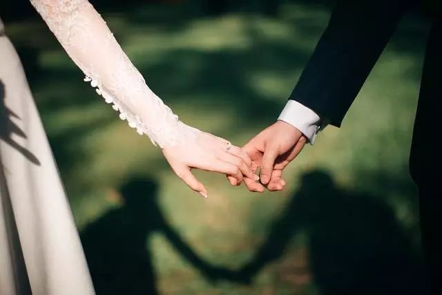 奇葩说新论点:婚姻的本质是权利的让渡