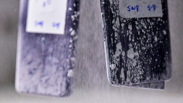 OPPO Reno16小时严酷防尘测试！一直虐机一直爽！