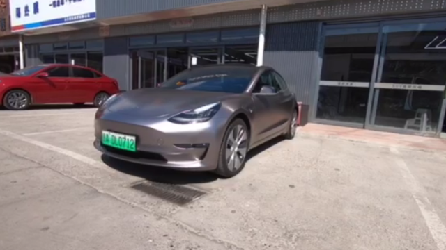 特斯拉很火，战斗灰更火！