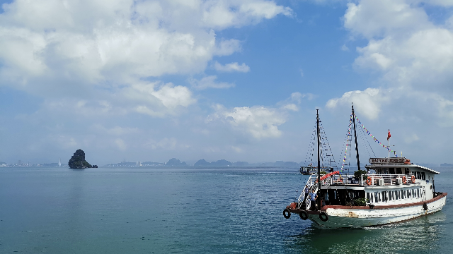 越南下龙湾“海上桂林”