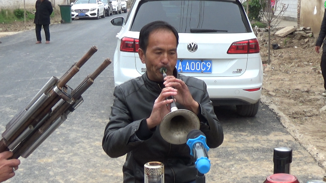 高人唢呐独奏豫剧《秦香莲》，三江水，一字一板，就像真人在唱！