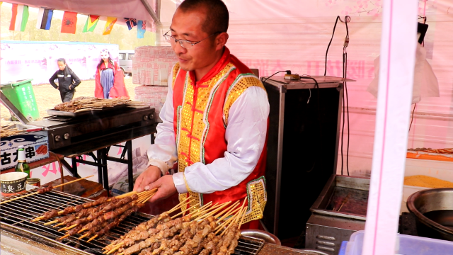 2019大同阳高县守口堡村，杏花节的舞林大会，山西姑娘