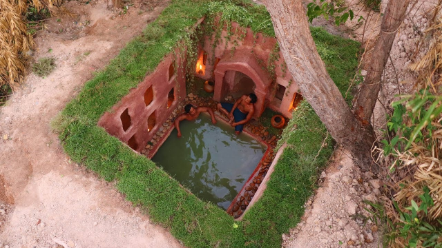 原始技术，两兄弟用木棍凿出地下游泳池，这是有着怎样的毅力？